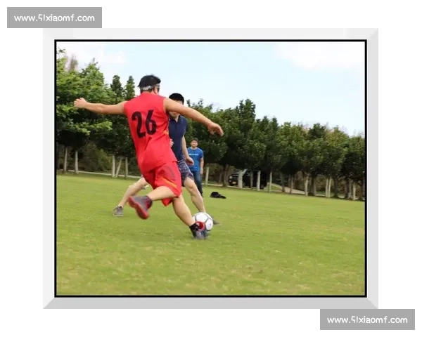 巅峰对决燃爆绿茵场的史诗足球决赛荣耀时刻全景回顾与传奇诞生 - 副本 (3)