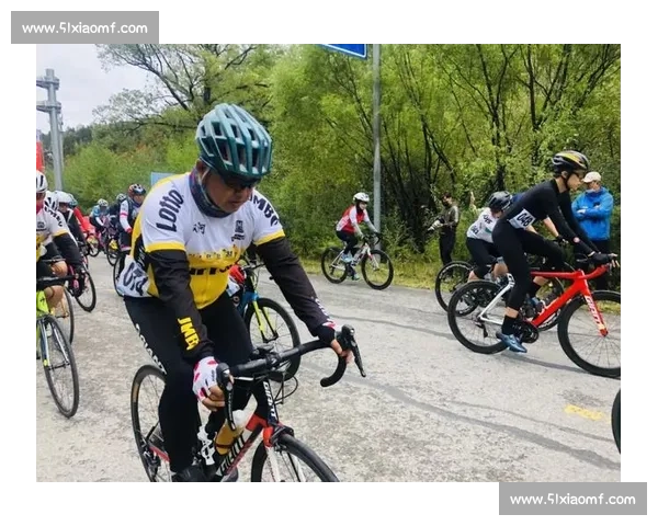 激情巅峰对决全国攀岩比赛荣耀之战盛大启幕群英汇聚挑战极限梦想飞扬 - 副本