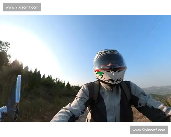 极速竞技巅峰对决：环绕城市与山野的自行车挑战赛全景展现